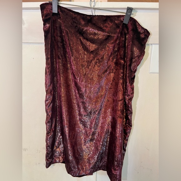 A New Day maroon shimmer skirt - Picture 3 of 6